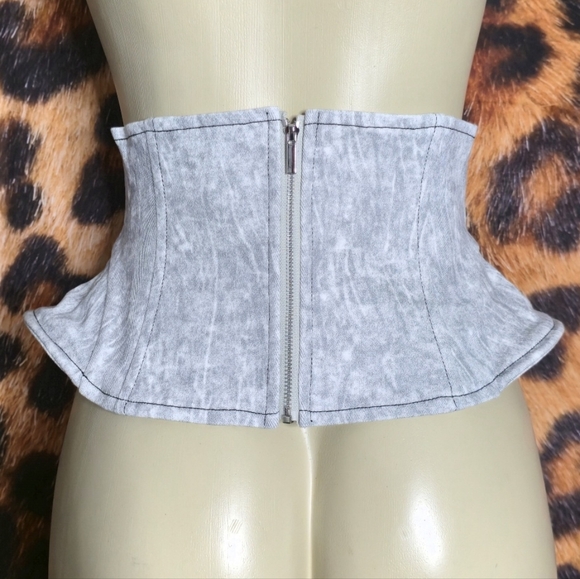 Spread The News Textured Belt - Picture 6 of 12